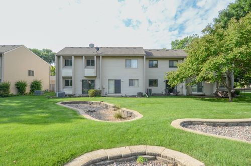 1547 N Oberlin Cir, Fridley, MN, 55432-6031 | Card Image