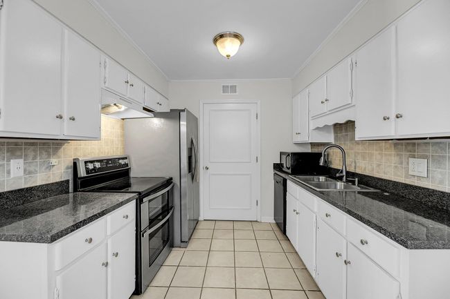 Kitchen | Image 9