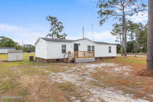 100 King St, Hubert, NC, 28539-4414 | Card Image