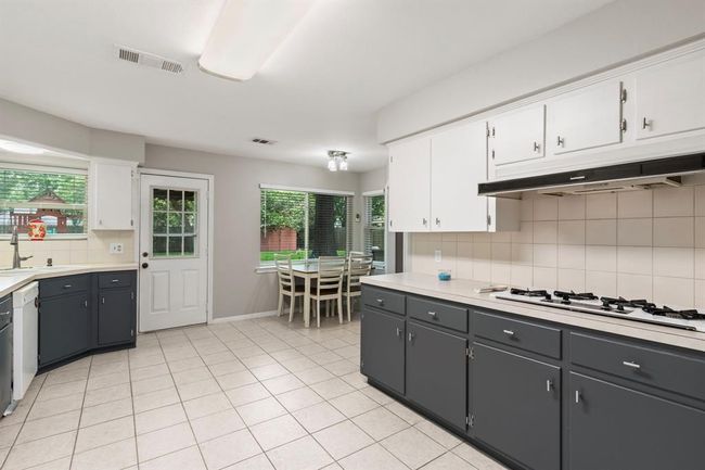 211 Cedar Ln, House other with 4 bedrooms, 2 bathrooms and 2 parking in El Lago TX | Image 11