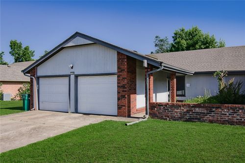 1004 W Linden St, Rogers, AR, 72756-5851 | Card Image