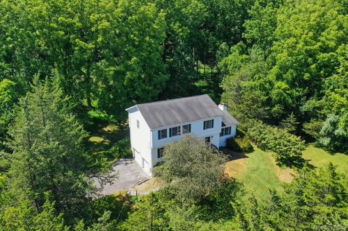 84 Palmer Cir, Poughquag, NY, 12570-5274 | Card Image