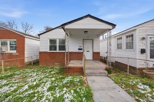 126 Ash Ave, Newport News, VA, 23607-6019 | Card Image