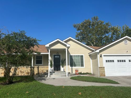 1702 Rampart St, Columbus, TX, 78934-2714 | Card Image