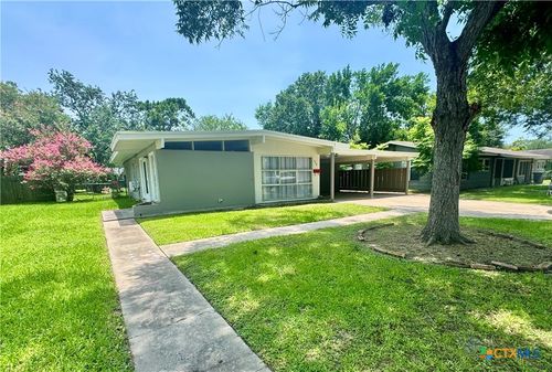 709 Fern Ln, Victoria, TX, 77904-2115 | Card Image