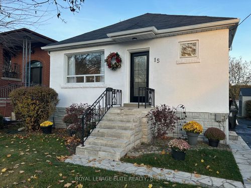 15 Stock Ave, Etobicoke, ON, M8Z5C3 | Card Image