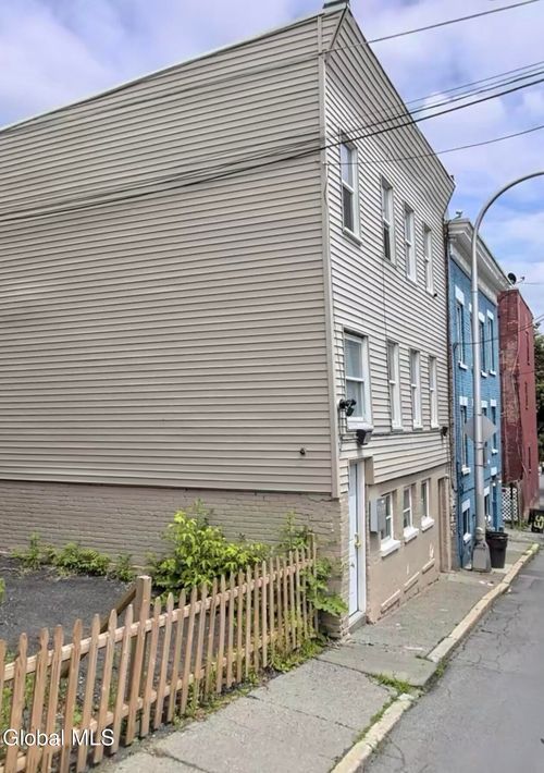 apt-3-31 Van Zandt St, Albany, NY, 12207-1404 | Card Image