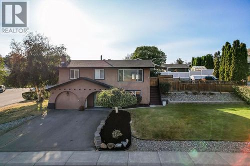 1595 Hillcrest Ave, Kamloops, BC, V2B7P5 | Card Image
