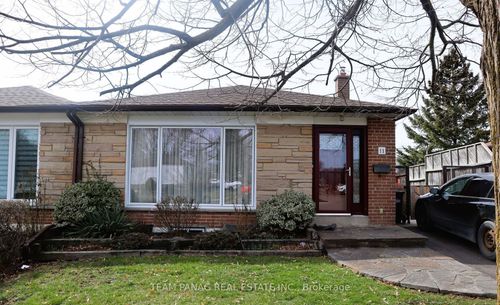 11 Ascot Ave, Brampton, ON, L6T2P3 | Card Image
