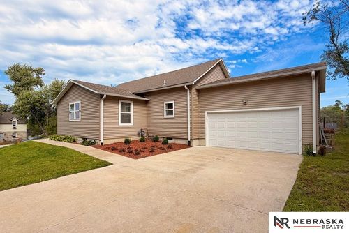 749 Dale St, Ashland, NE, 68003-2127 | Card Image