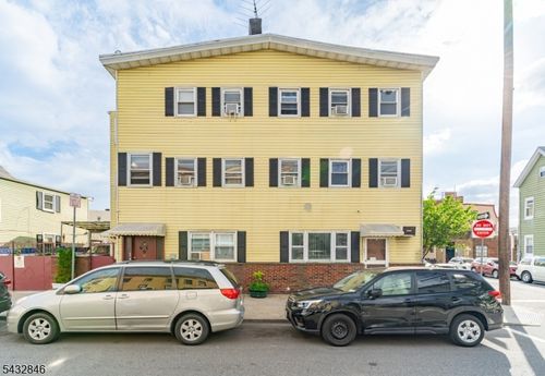 36 Wall St, Newark, NJ, 07105-3208 | Card Image