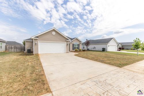 120 Raymond Cir, Warner Robins, GA, 31088-2364 | Card Image