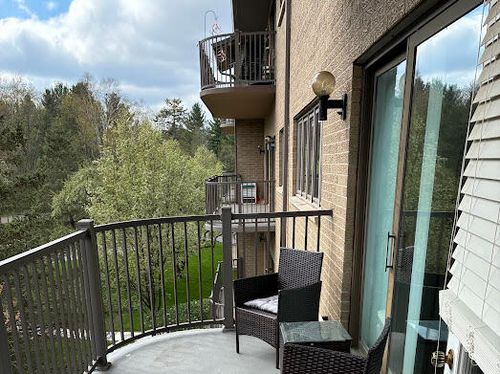 305-4040 Greenleaf Cir, Kalamazoo, MI, 49008-2525 | Card Image