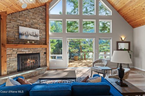 8677 N Rhapsody Ln, Hayden, ID, 83835-7272 | Card Image