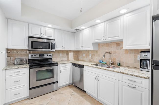 2030 - 3450 S Ocean Blvd, Condo with 2 bedrooms, 2 bathrooms and null parking in Palm Beach FL | Image 8