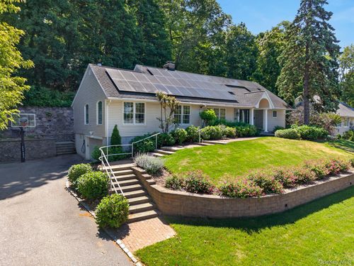 125 Mimosa Dr, Roslyn, NY, 11576-2234 | Card Image