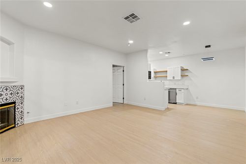 1020-4730 E Craig Rd, Las Vegas, NV, 89115-2591 | Card Image