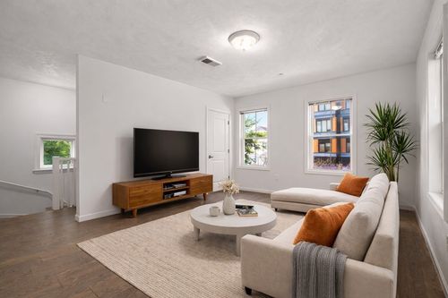 2f-599 Broadway, Everett, MA, 02149-3712 | Card Image