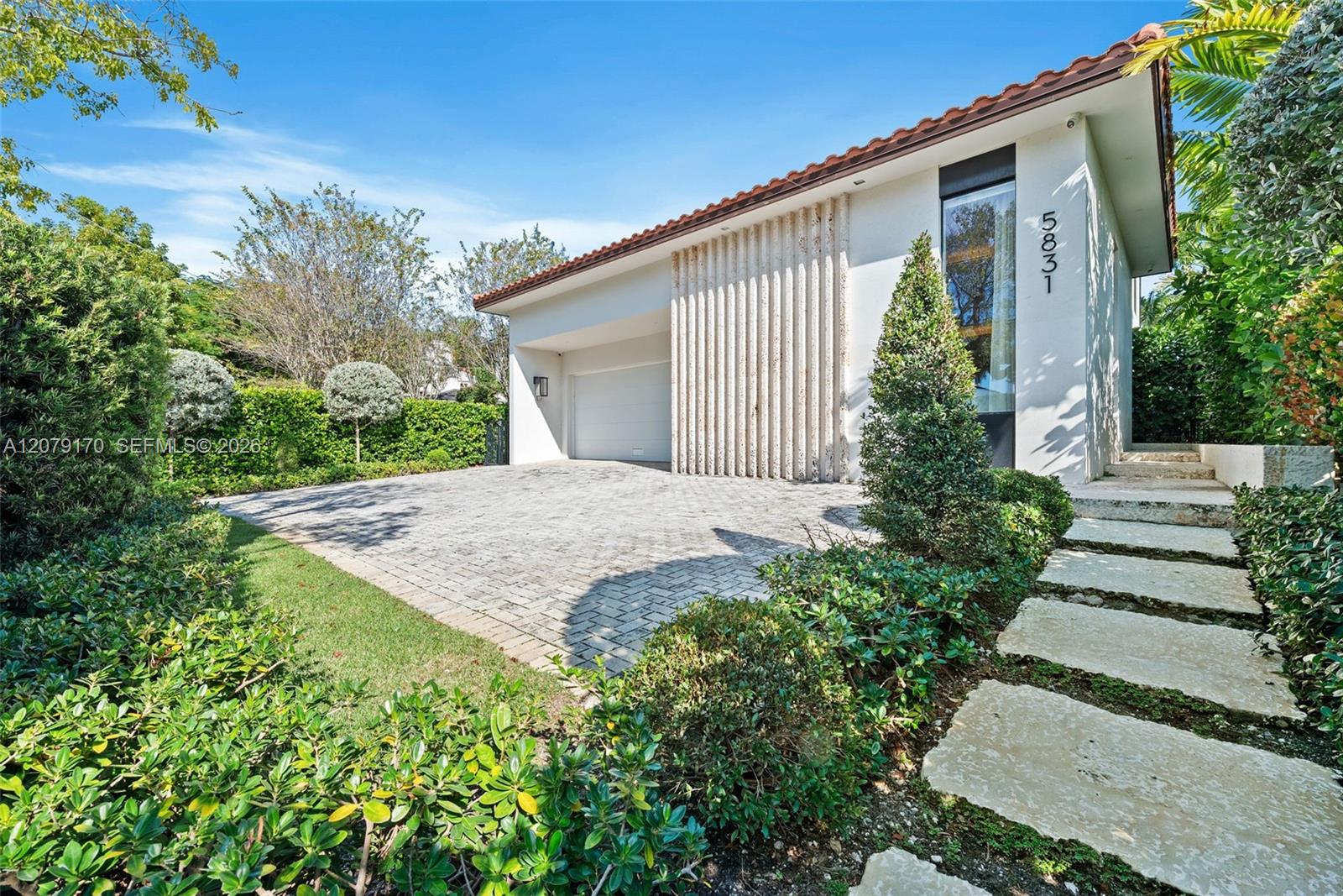 Residential Lease in Miami Beach 3