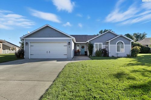 8 Ivy Ln, Pasco, WA, 99301-3281 | Card Image