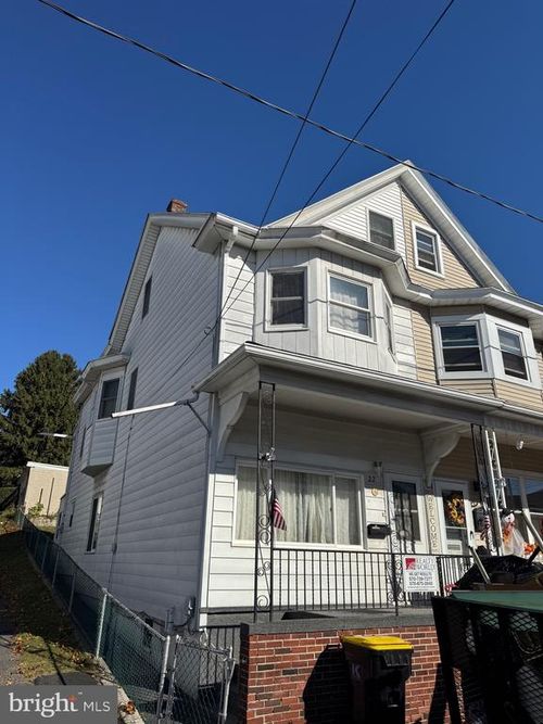 227 Florida Ave, SHENANDOAH, PA, 17976-1226 | Card Image