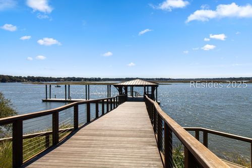 42 Wharf St, Bluffton, SC, 29910-7658 | Card Image