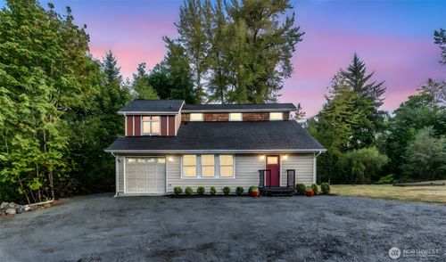 901 W Stanley St, Granite Falls, WA, 98252-8814 | Card Image