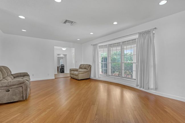 852 Palo Verde Ct, House other with 5 bedrooms, 3 bathrooms and null parking in Haverhill FL | Image 14