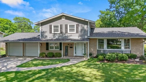923 E Schirra Dr, Palatine, IL, 60074-7174 | Card Image