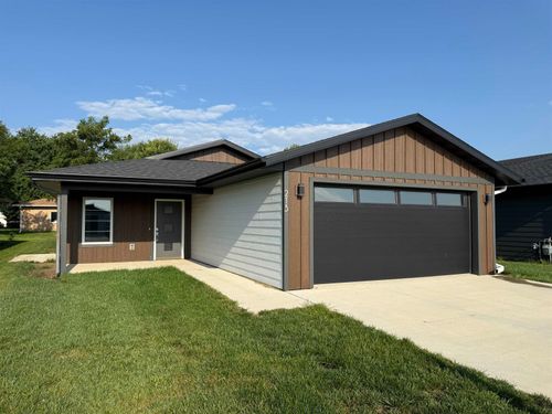 213 34th Ave W, Spencer, IA, 51301-2312 | Card Image