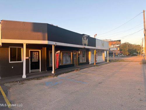 828 Pass Rd, Gulfport, MS, 39501-6436 | Card Image