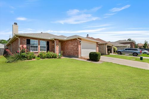 6301 English Saddle Ln, Denton, TX, 76210-0544 | Card Image