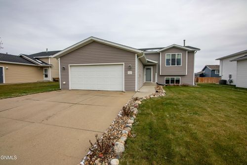 4624 37th Ave Nw, Mandan, ND, 58554-1178 | Card Image