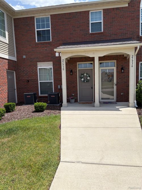 77-21930 Andover Dr, Macomb, MI, 48042-3862 | Card Image