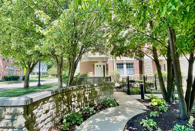 401 - 265 N West Street, Condo with 3 bedrooms, 2 bathrooms and 2 parking in Wheaton IL | Image 3