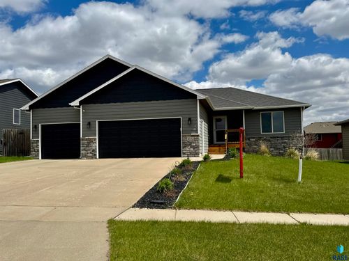 4032 S Homerun Ave, Sioux Falls, SD, 57110-4852 | Card Image