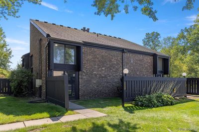 14169 Jackson Street, Condo with 2 bedrooms, 1 bathrooms and null parking in Taylor MI | Image 3