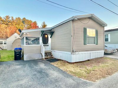 5 Village Lane, House other with 2 bedrooms, 1 bathrooms and null parking in Hudson NH | Image 1