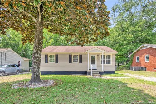 713 Commerce St, Fayetteville, NC, 28305-5427 | Card Image