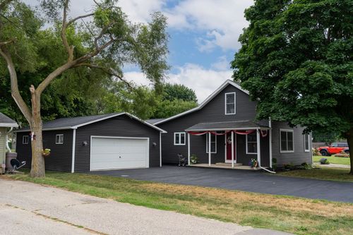 522 N 2nd St, Shepherd, MI, 48883-9026 | Card Image