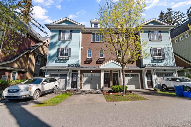 11 - 5805 Sappers Way, Townhouse with 2 bedrooms, 2 bathrooms and 3 parking in Chilliwack BC | Image 2
