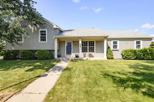 3000 Tanglewood Drive, Waukesha, WI, 53189 | Card Image