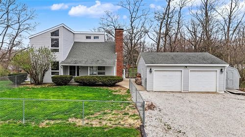 304 Eagle Bluff Dr, Oakwood, IL, 61858-6212 | Card Image