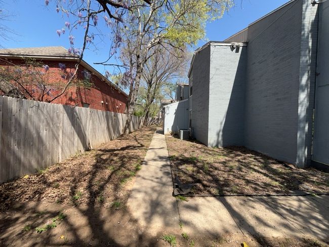 APT-11 - 219 Fry St, Condo with 1 bedrooms, 1 bathrooms and null parking in Denton TX | Image 5