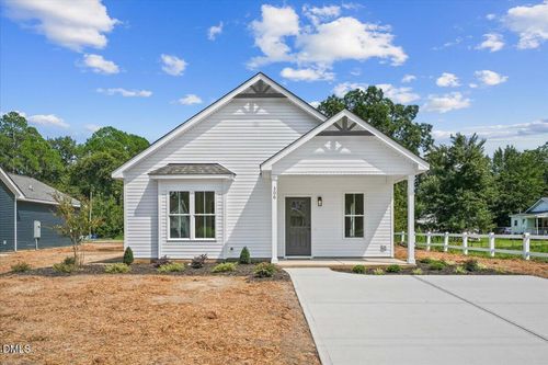 306 S Sycamore Street, Fremont, NC, 27830 | Card Image
