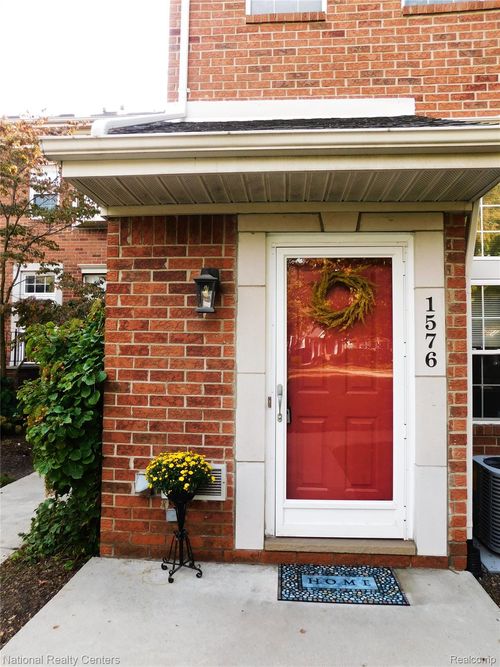 3-1576 Maryland Club Dr, Royal Oak, MI, 48067-4501 | Card Image