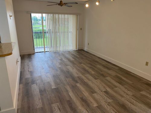 apt-206-660 W Park Dr, Miami, FL, 33172-5321 | Card Image