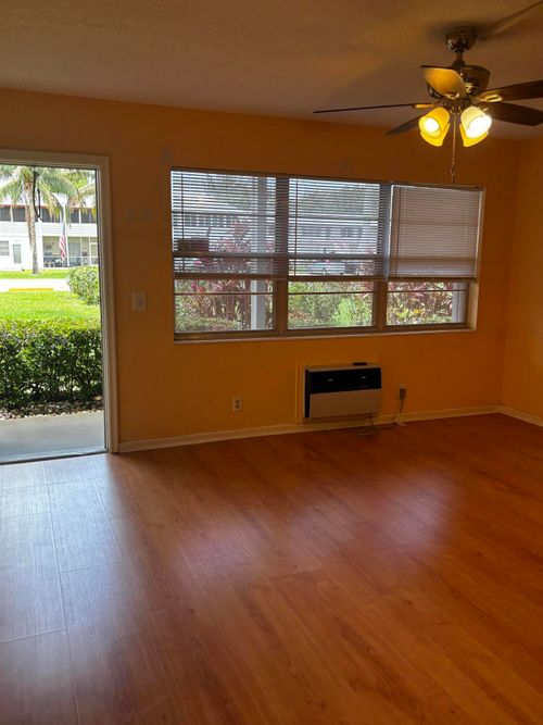 4 Sussex, West Palm Beach, FL, 33417 | Card Image