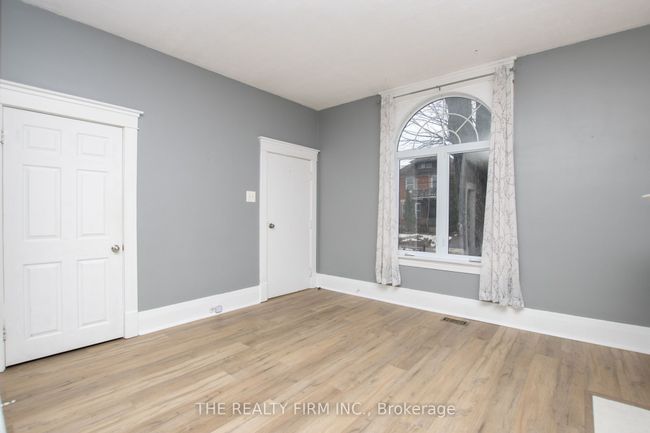 666 Lorne Ave, Home with 5 bedrooms, 3 bathrooms and 1 parking in London ON | Image 16