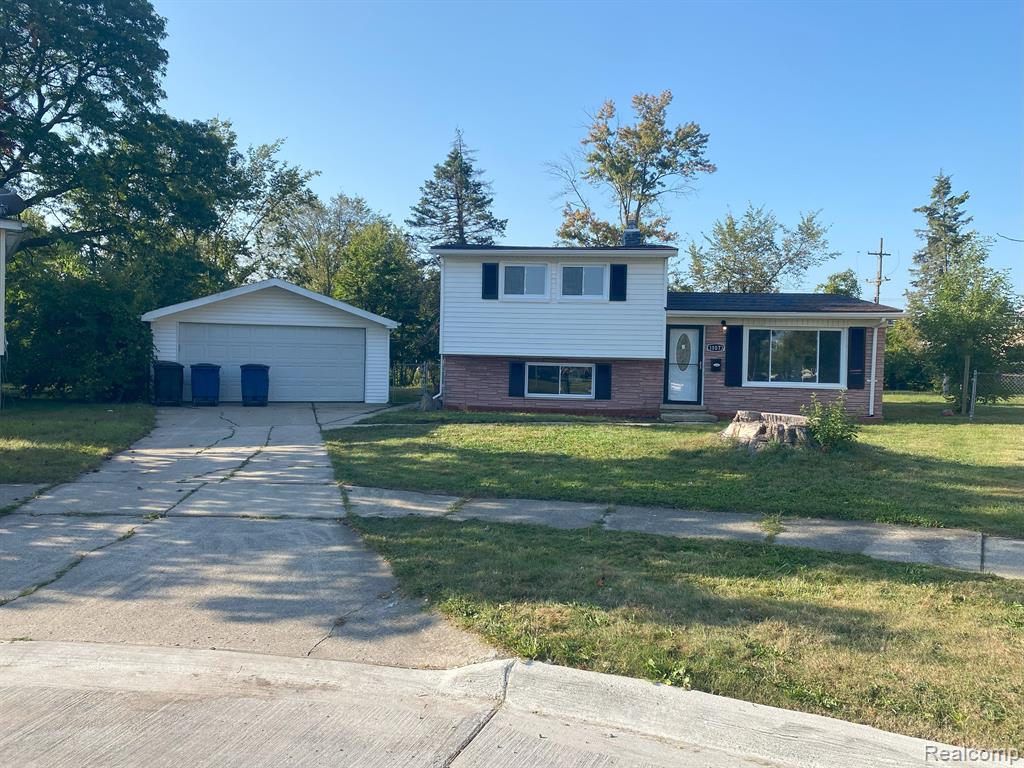 Barrington St, Westland, MI 48186